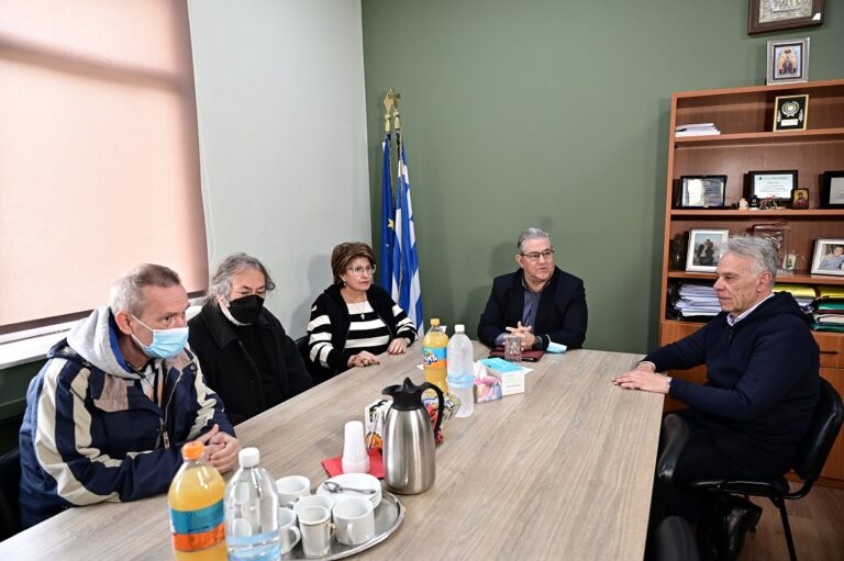 Επίσκεψη Δ. Κουτσούμπα στο ΨΝΑ: «Να μην φέρει η κυβέρνηση το ν/σ που θεωρεί κόστος την ψυχική υγεία»