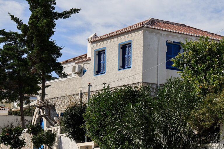 Στις Σπέτσες η Κ.Ο. του ΣΥΡΙΖΑ-ΠΣ: Με power point οι βουλευτές θα παρουσιάσουν θέσεις και προτάσεις – Ποιοι δεν θα λάβουν μέρος