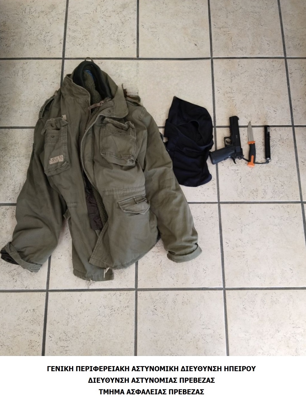Σύλληψη στην Πρέβεζα: Απειλούσε με όπλο και μαχαίρι νεαρούς