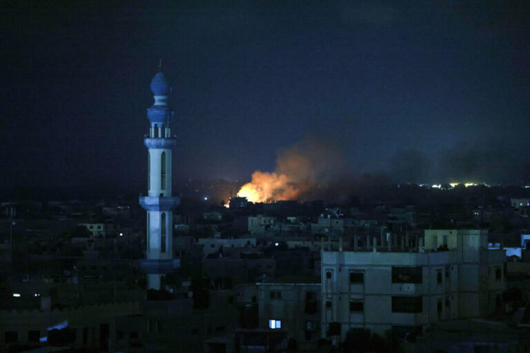 Δύο νεκροί και 14 τραυματίες από ισραηλινές αεροπορικές επιδρομές στο νότιο Λίβανο