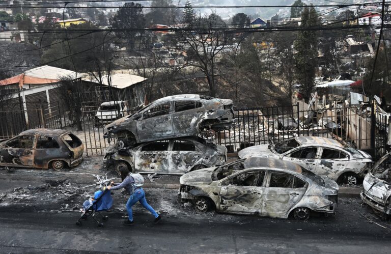 Μαίνονται οι πυρκαγιές στη Χιλή – Η «χειρότερη τραγωδία» από το 2010 με 112 νεκρούς
