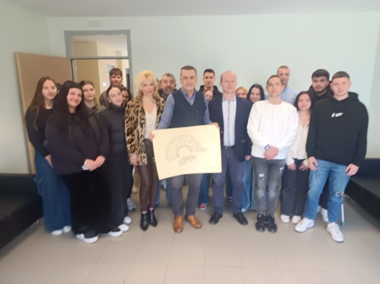 Στον περιφερειάρχη Θεσσαλίας μαθητές του 12ου Λυκείου Λάρισας