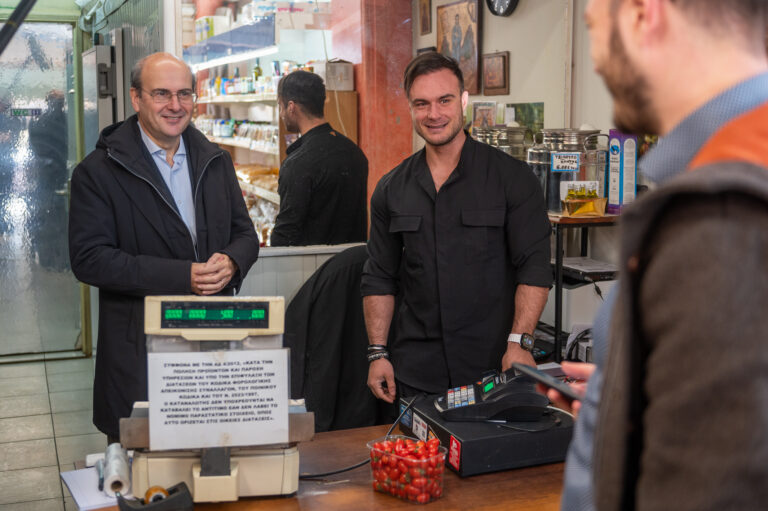 Κ. Χατζηδάκης: «Η διασύνδεση των POS με τις ταμειακές θα προχωρήσει βρέξει-χιονίσει»