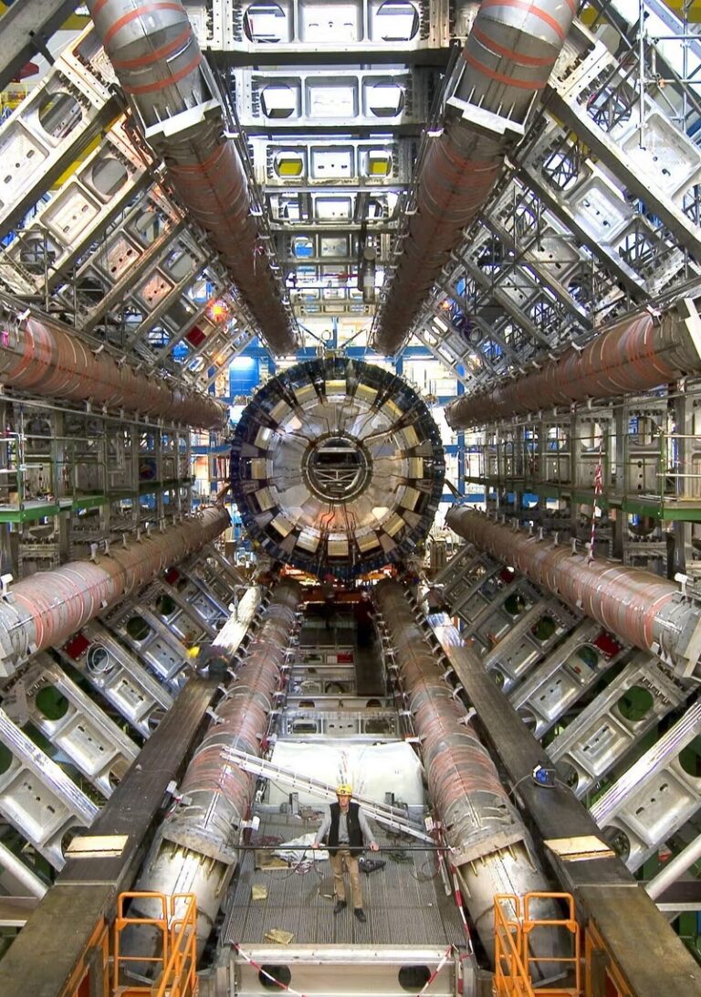 Το CERN σχεδιάζει επιταχυντή που αναμένεται να ξεκλειδώσει τα μυστικά του σύμπαντος