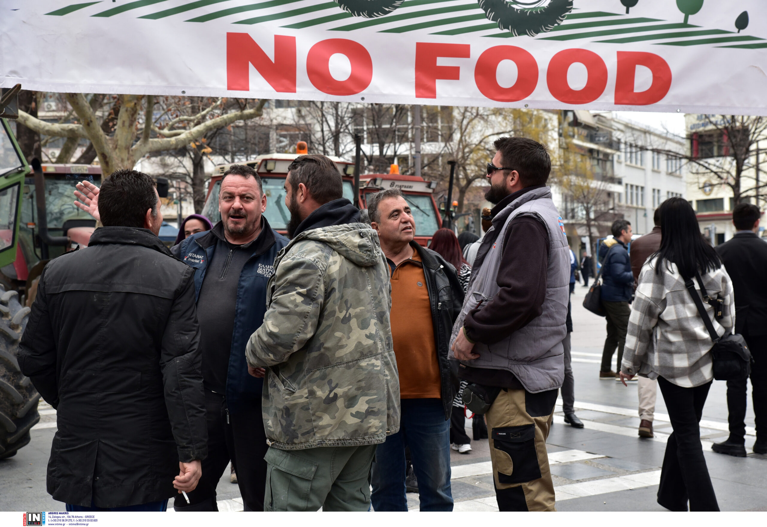 Σε εγρήγορση στα μπλόκα οι αγρότες – Διαβουλεύσεις ενόψει της συνάντησης με τον Πρωθυπουργό