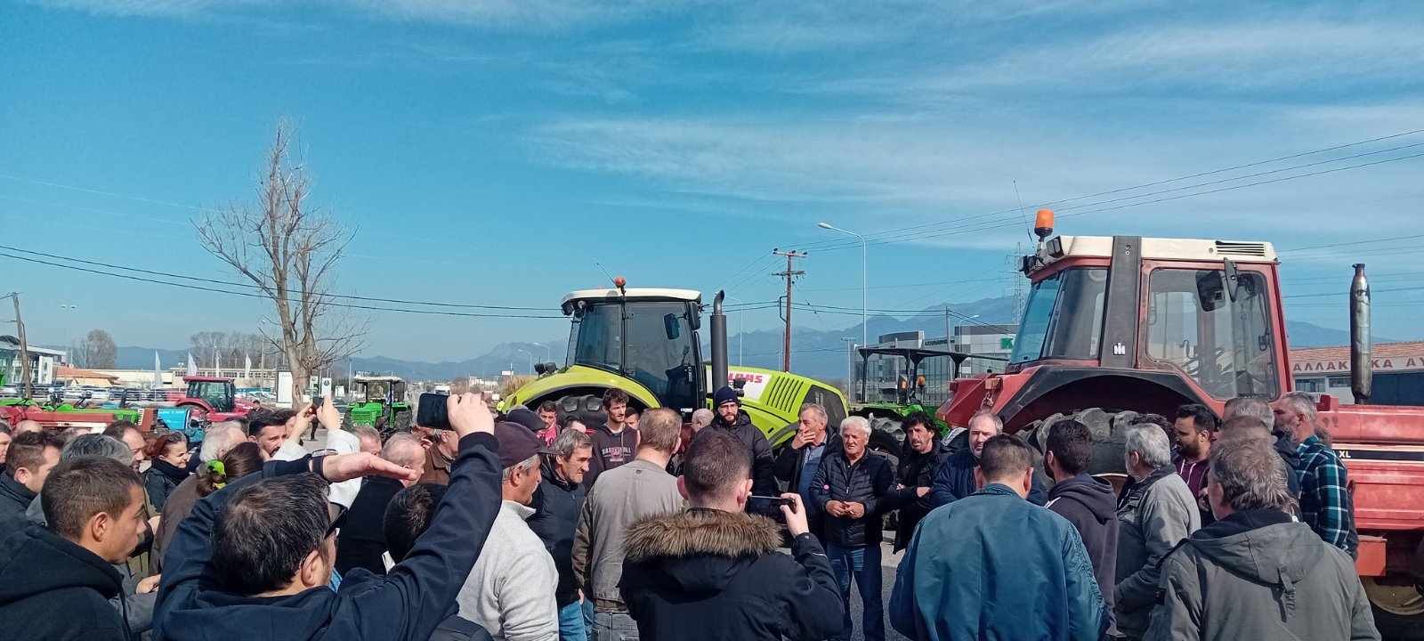 Αποκλεισμός της παλαιά Εθνικής Αντιρρίου – Ιωαννίνων από αγρότες Αιτωλοακαρνανίας