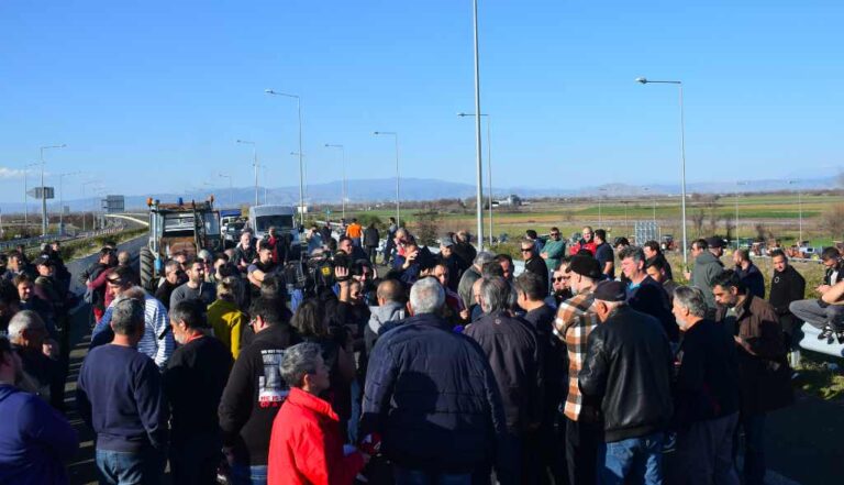 Καρδίτσα: Ελεύθεροι επαγγελματίες και αγροκτηνοτρόφοι απέκλεισαν τον Ε-65