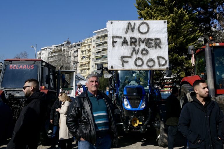 Αποφασισμένοι να κλιμακώσουν τις κινητοποιήσεις οι αγρότες – Ζητούν συνάντηση με τον Πρωθυπουργό