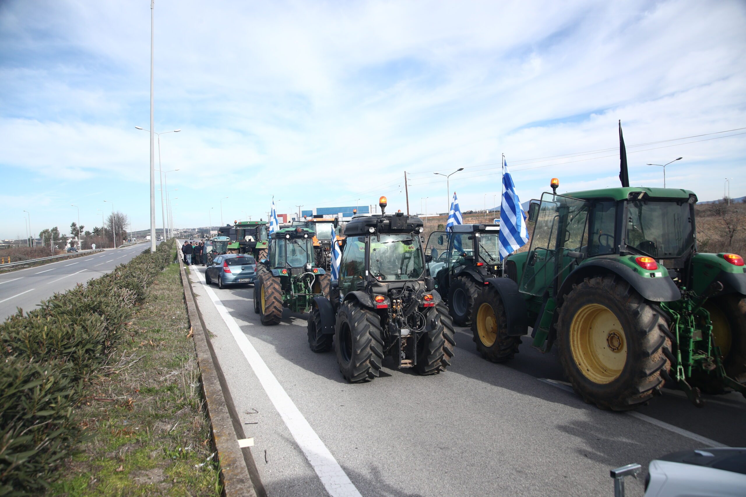 Λ. Αυγενάκης σε αγρότες: Να συγκροτήσουν μια 20μελή αντιπροσωπεία και να προσέλθουν σε διάλογο έχοντας ανοιχτούς τους δρόμους