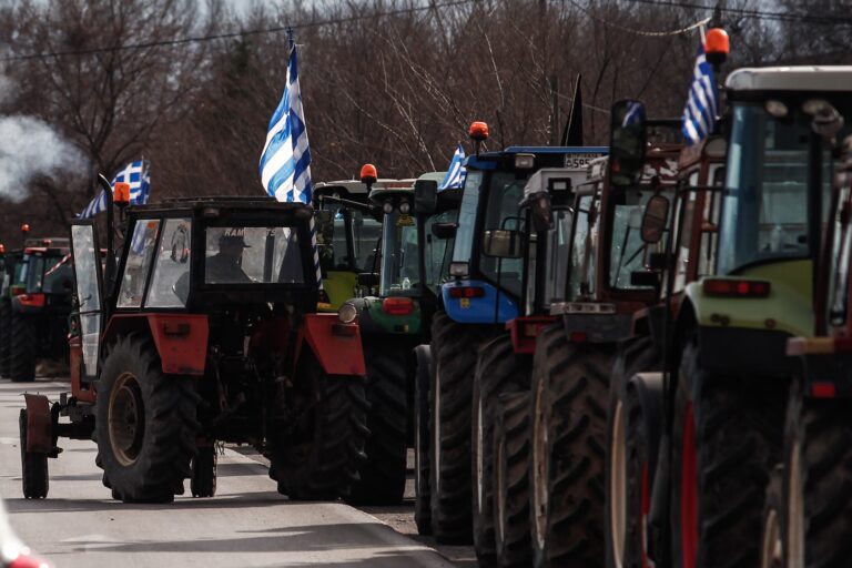 Συνεδριάζουν οι αγρότες στη Λάρισα – Κυβερνητικά στελέχη: «Ναι» στον διάλογο όχι όμως με κλειστούς δρόμους
