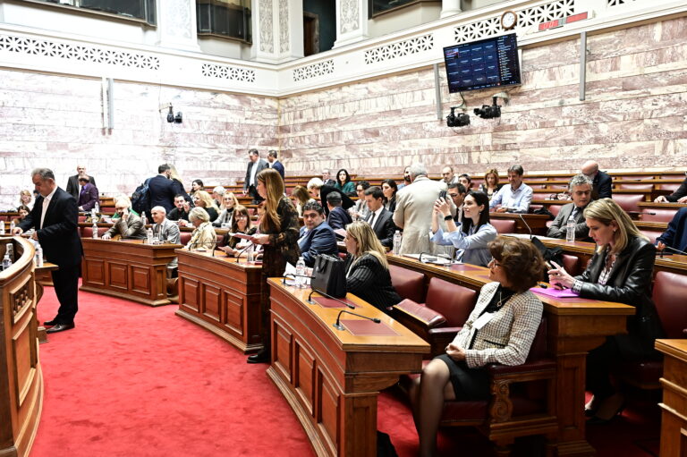 Εθνική Επιτροπή για τα Δικαιώματα του Ανθρώπου: Δικαίωμα στο γάμο για όλους, ανεξαρτήτως φύλου – Ίση μεταχείριση για τα παιδιά των ΛΟΑΤΚΙ