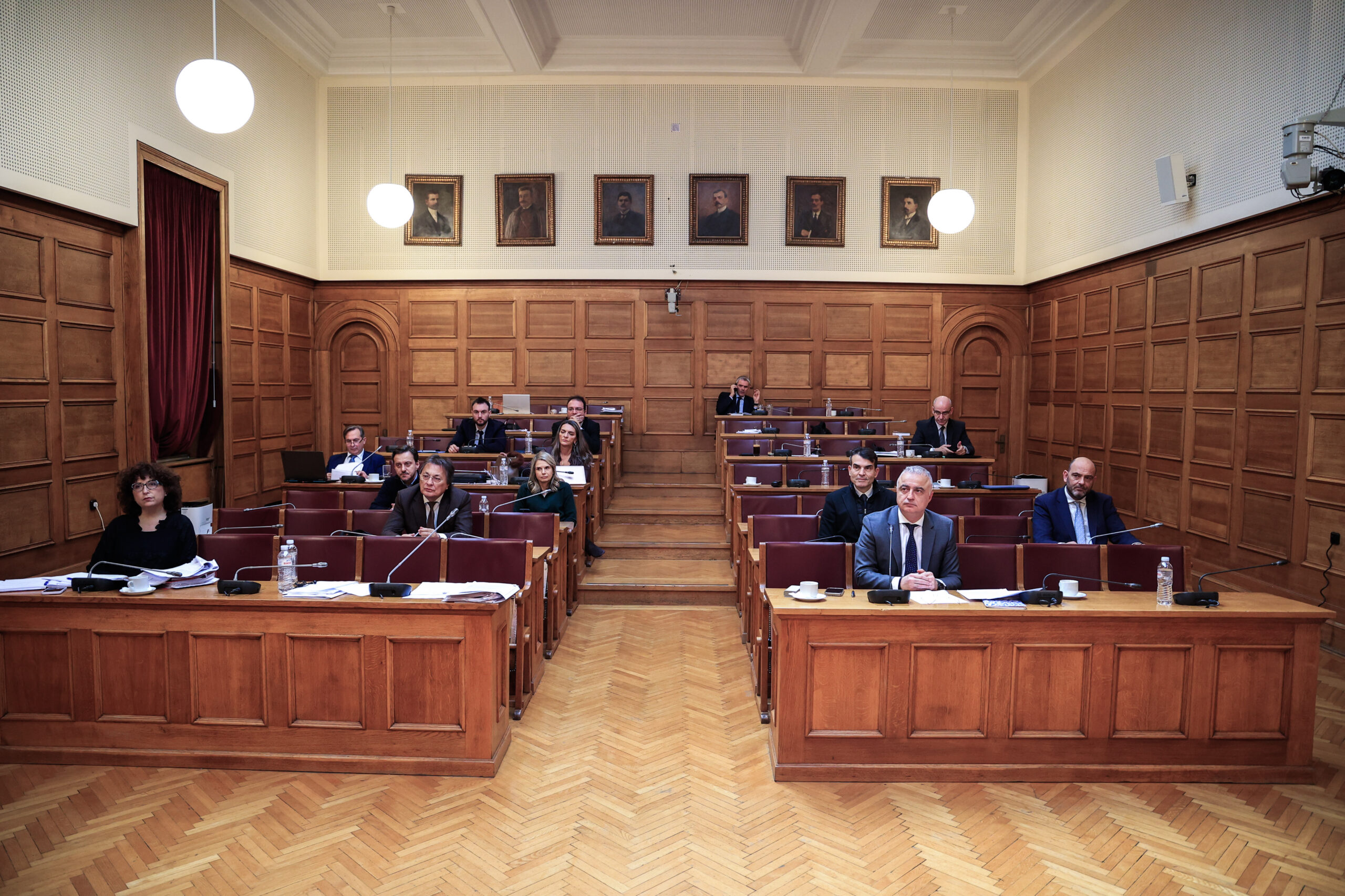 Φραστικό επεισόδιο στην Εξεταστική για τα Τέμπη μεταξύ Μαρκόπουλου και Βρεττού – «Έτσι δεν σεβόμαστε τη μνήμη των νεκρών»