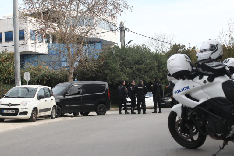 Σπύρος Καρνέσης για την αιματηρή επίθεση στη Γλυφάδα: Είμαστε συντετριμμένοι – Να αποφεύγεται συσχέτιση με άλλη υπόθεση