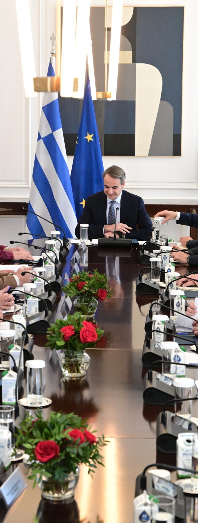 [367231] ΣΥΝΑΝΤΗΣΗ ΤΟΥ ΠΡΩΘΥΠΟΥΡΓΟΥ ΚΥΡΙΑΚΟΥ ΜΗΤΣΟΤΑΚΗ ΜΕ ΕΚΠΡΟΣΩΠΟΥΣ ΤΩΝ ΑΓΡΟΤΙΚΩΝ ΜΠΛΟΚΩΝ (ΤΑΤΙΑΝΑ ΜΠΟΛΑΡΗ/EUROKINISSI)
