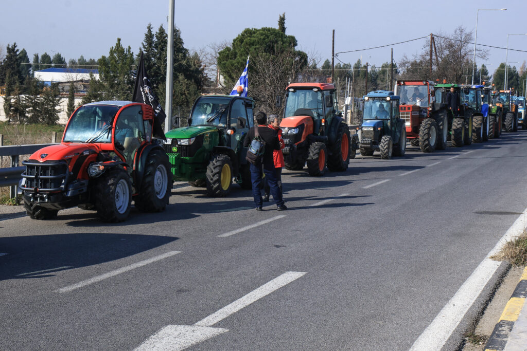 Αγρότες: Μια ανάσα από την Αθήνα αγρότες και τρακτέρ – Σε ισχύ οι κυκλοφοριακές ρυθμίσεις