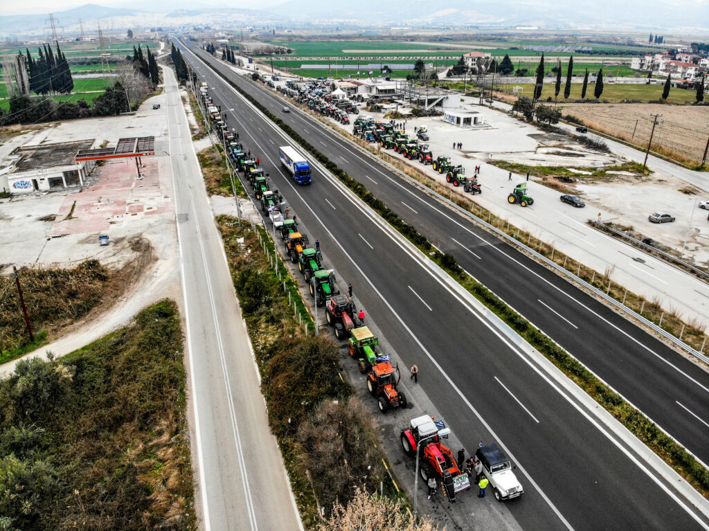 Αγρότες: Μια ανάσα από την Αθήνα αγρότες και τρακτέρ – Σε ισχύ οι κυκλοφοριακές ρυθμίσεις