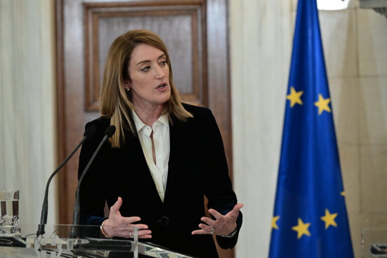 Μέτσολα: Η Ελλάδα έκανε σημαντικά βήματα για τη διαφάνεια και την ισότητα