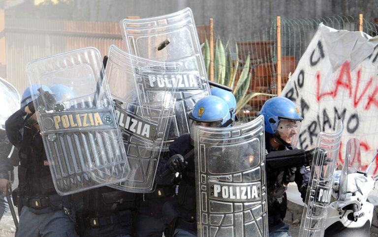 Ιταλός ΥπΕς Πιαντεντόζι: Μηδενικός ο κίνδυνος συγκρούσεων με την Αστυνομία εάν οι διαδηλωτές δεν επιδεικνύουν βίαιη συμπεριφορά
