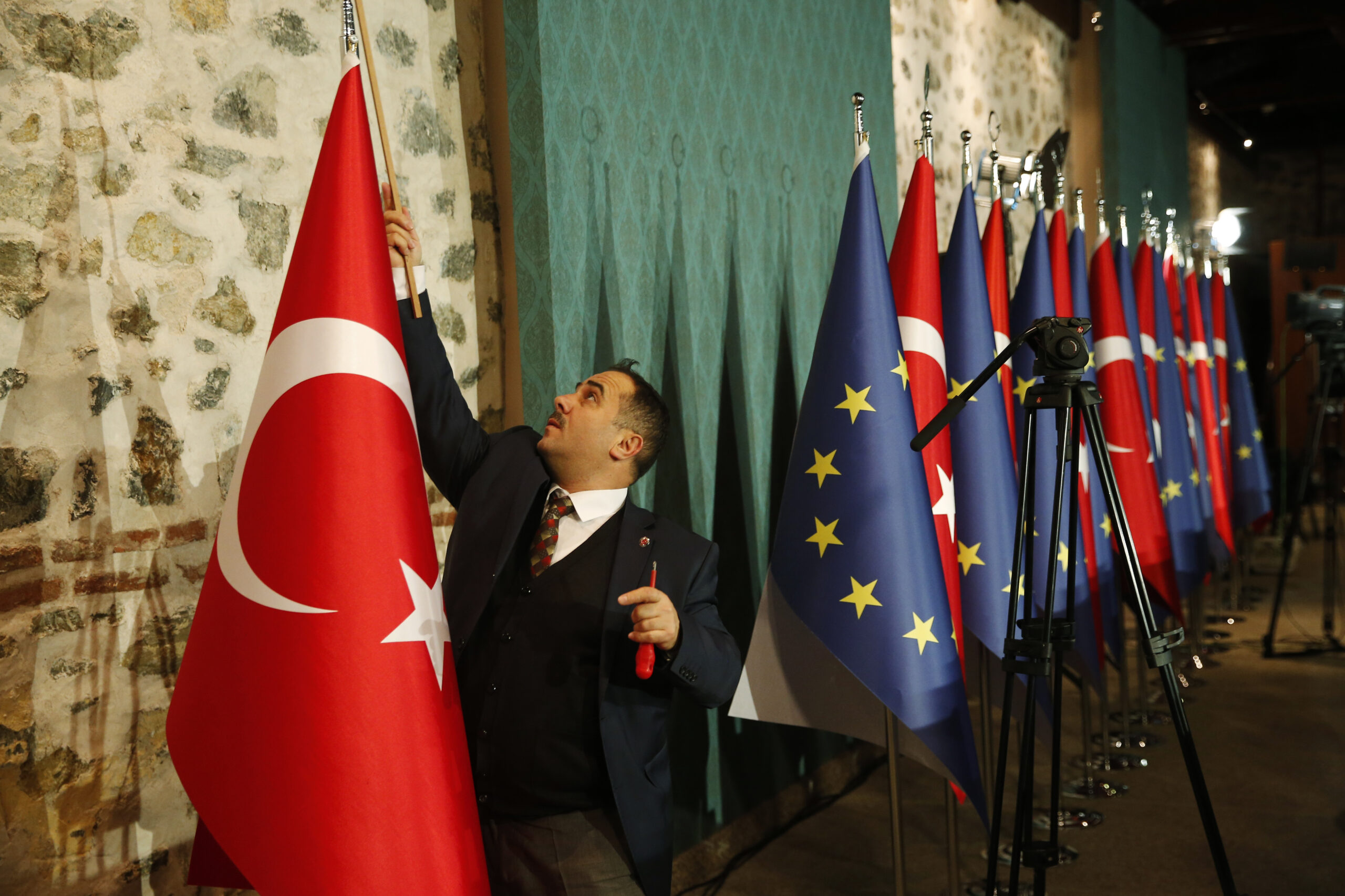 ΥΠΕΞ Βελγίου: Θα προσκαλέσουμε την Τουρκία για τον εορτασμό της 20ης επετείου της μεγάλης διεύρυνσης της ΕΕ τον Απρίλιο
