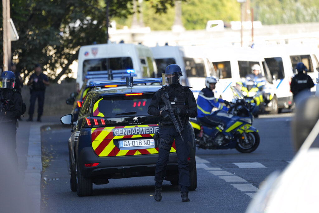 Γαλλία: Νεκρός άνδρας σε ανταλλαγή πυρών με αστυνομικούς – Αποφεύχθηκε γυναικοκτονία, λένε οι Αρχές