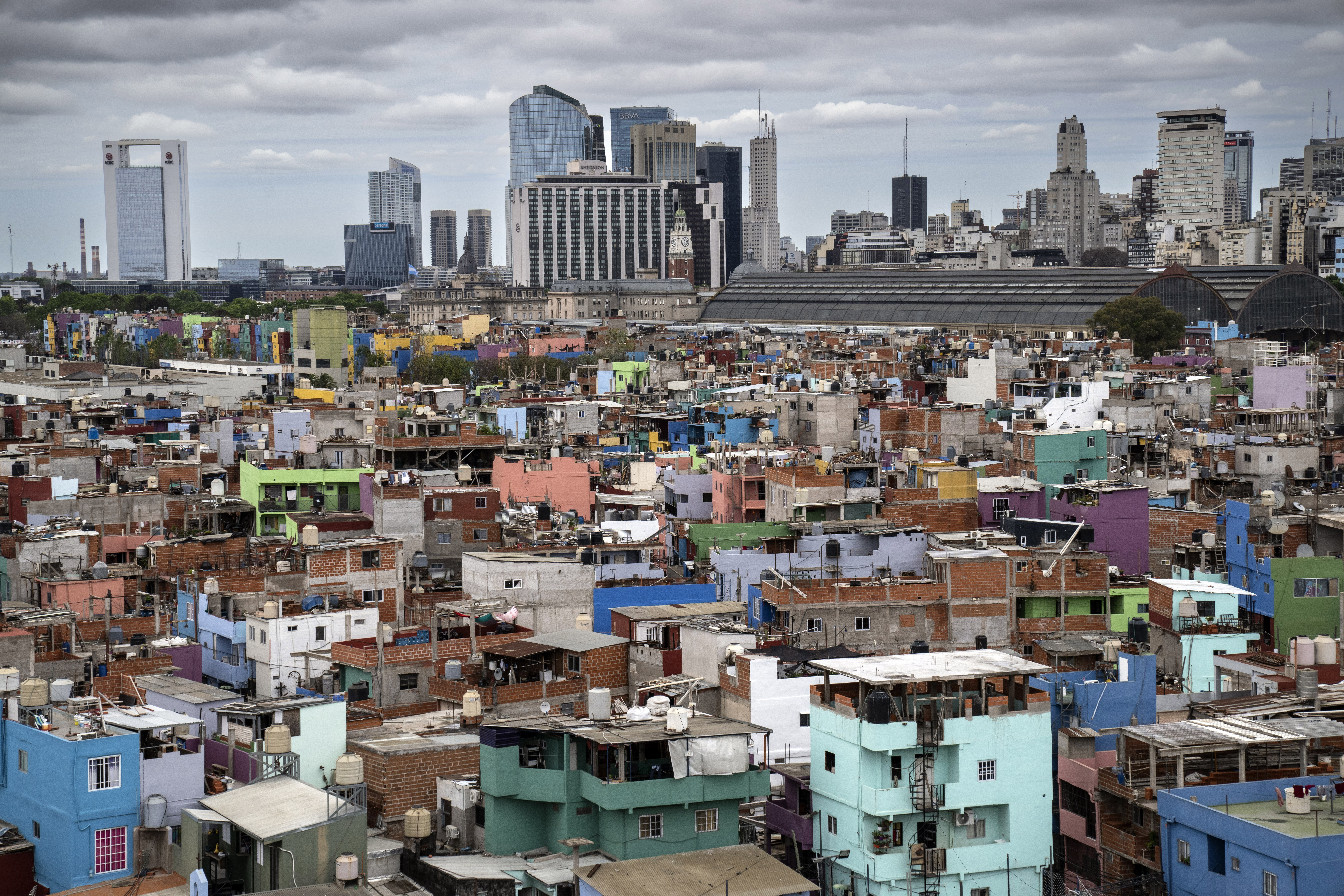 Αργεντινή: Πάνω από το 57% του πληθυσμού είναι βυθισμένο στη φτώχεια – Μελέτη αναδεικνύει ένα θλιβερό ρεκόρ 22ετίας