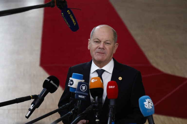 Σολτς: Τώρα είναι η ώρα για να επιτευχθεί απόφαση για την Ουκρανία