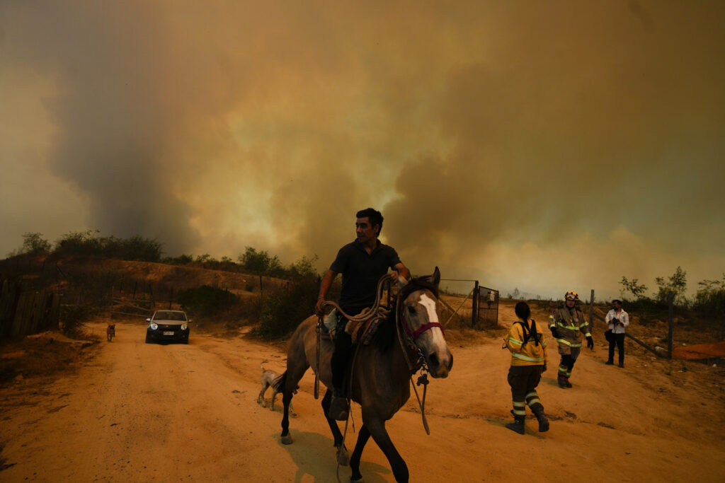 Εθνική τραγωδία από τις πυρκαγιές στη Χιλή – Δραματικά βίντεο και εικόνες ενώ μεγαλώνει ο απολογισμός των νεκρών