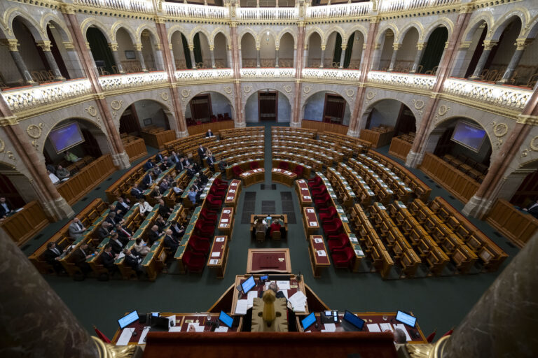 Ουγγαρία: Το κυβερνών κόμμα μποϊκόταρε συνεδρίαση του κοινοβουλίου για την ένταξη της Σουηδίας στο ΝΑΤΟ