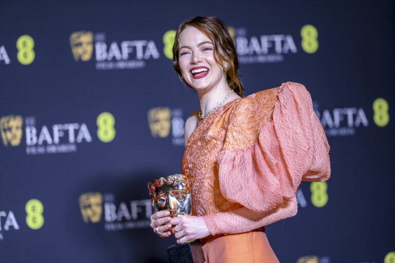 BAFTA: Στιγμές και στιγμιότυπα από τη μεγάλη τελετή – Τι θα θυμόμαστε – Οι συντελεστές των «Poor Things» και «Oppenheimer» (φωτογραφίες)
