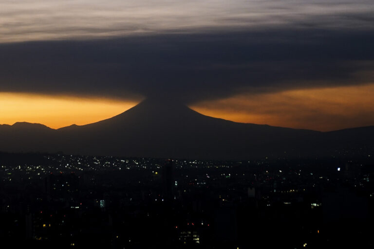 Μεξικό: 22 πτήσεις ακυρώνονται εξαιτίας του ηφαιστείου Ποποκατέπετλ