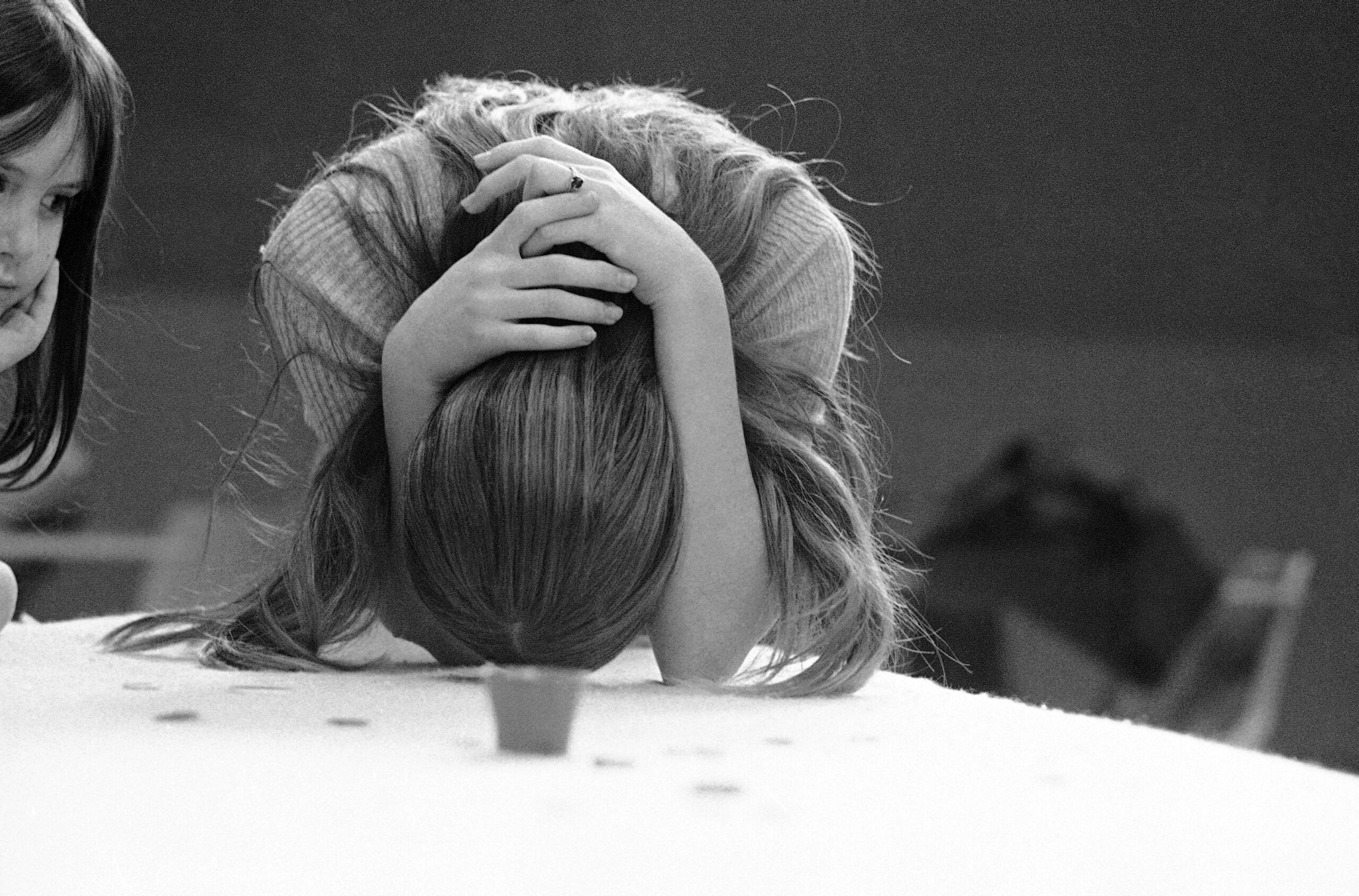 Εφηβικό burnout: Εννέα σημάδια που δείχνουν ότι ο έφηβος έχει «καεί»