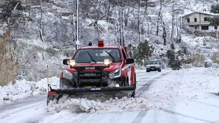 Ζαγόρι: Εκδρομείς εγκλωβίστηκαν στα χιόνια – ΕΜΑΚ και Πυροσβεστική για τον απεγκλωβισμό