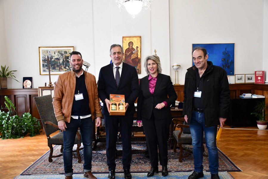 Συνάντηση του Υφυπουργού Μακεδονίας Θράκης με τον Πρόεδρο του Συλλόγου Επαγγελματιών Μελισσοκόμων Χαλκιδικής