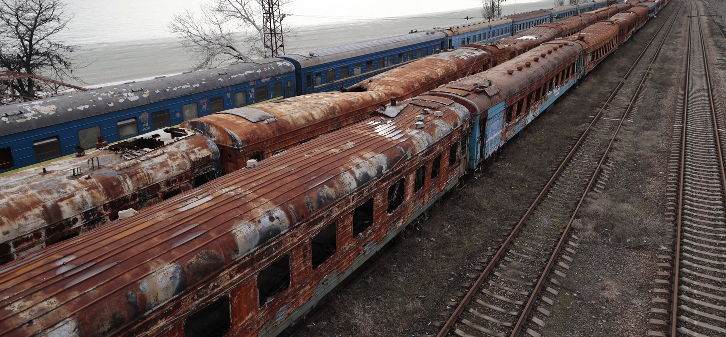 Ρωσία: Κινητή αμυντική γραμμή 30 χλμ. από εγκαταλελειμμένα εμπορικά βαγόνια στο Ντονμπάς