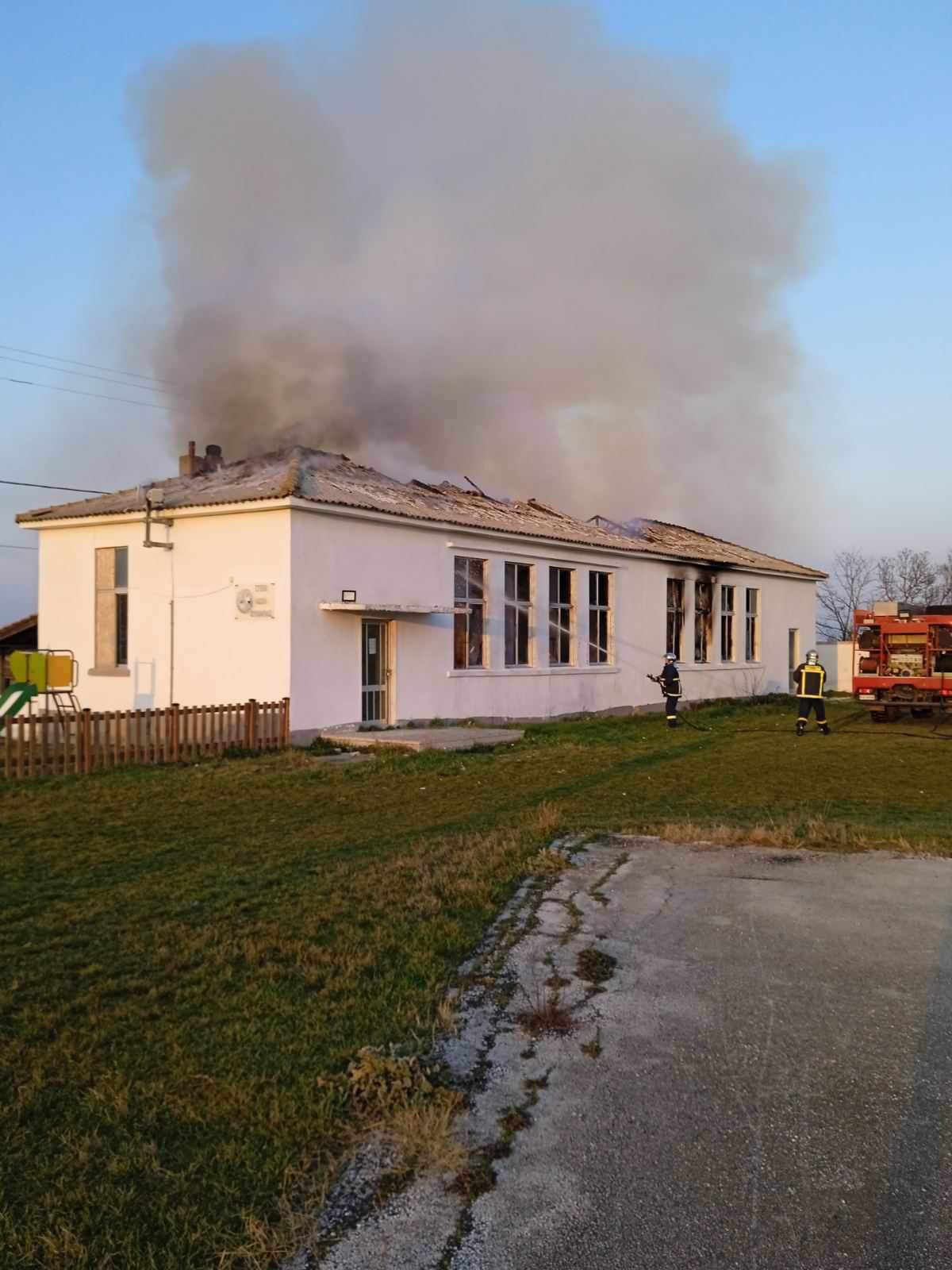 Σουφλί: Φωτιά ξέσπασε στο Δημοτικό σχολείο Θυμαριάς
