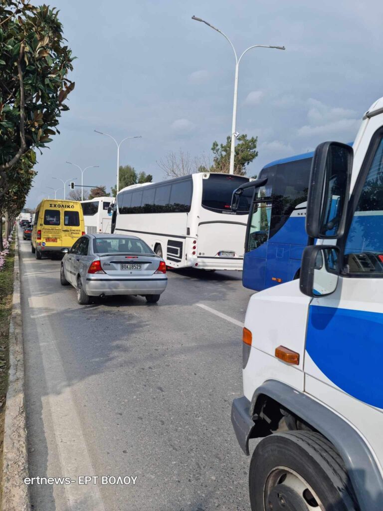 Βόλος: Στους δρόμους σήμερα οι ιδιοκτήτες τουριστικών λεωφορείων (video)