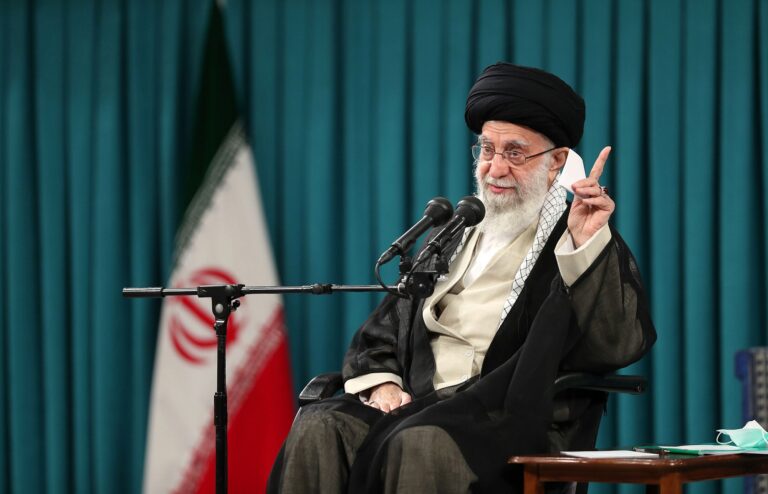 Instagram και Facebook διαγράφουν τα προφίλ του ανώτατου ηγέτη του Ιράν, Χαμενεΐ