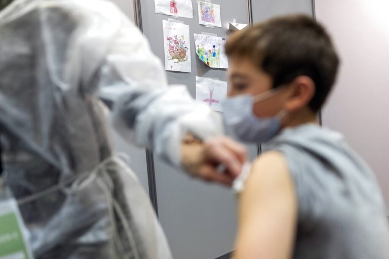 Θ. Ζαούτης: Η έξαρση των ιώσεων συνδέεται με την πανδημία – «Όπλο» ο εμβολιασμός