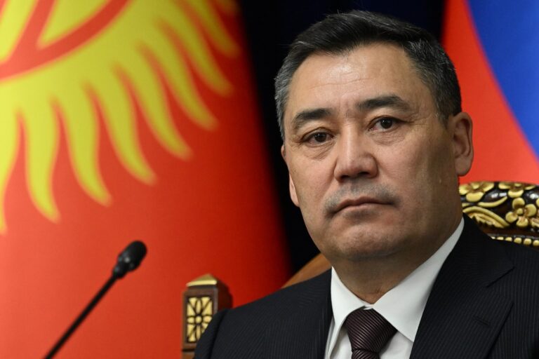 Κιργιζία: Ο πρόεδρος Τζαπάροφ κατηγορεί τις ΗΠΑ για ανάμειξη στις εσωτερικές υποθέσεις της χώρας