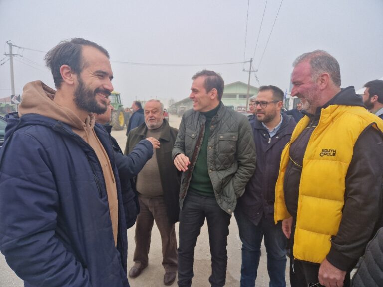 Μπλόκο Στεφανοβικείου: Τριπλάσιος ήδη ο αριθμός τρακτέρ που θα οδεύσουν για Αθήνα