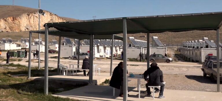 Μια νέα αρχή επιχειρούν οι κάτοικοι των πλημμυρισμένων περιοχών της Θεσσαλίας