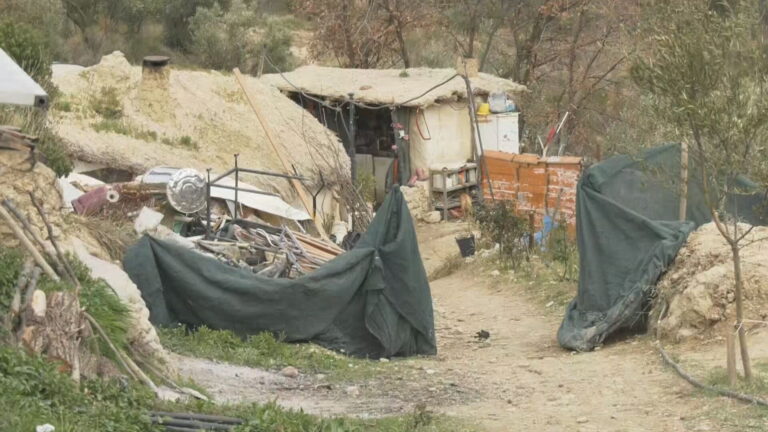 Κόρινθος: Ενώπιον της Δικαιοσύνης ο «παλαιοχριστιανός» για απείθεια και παράβαση νόμου περί υποχρεωτικής φοίτησης παιδιών