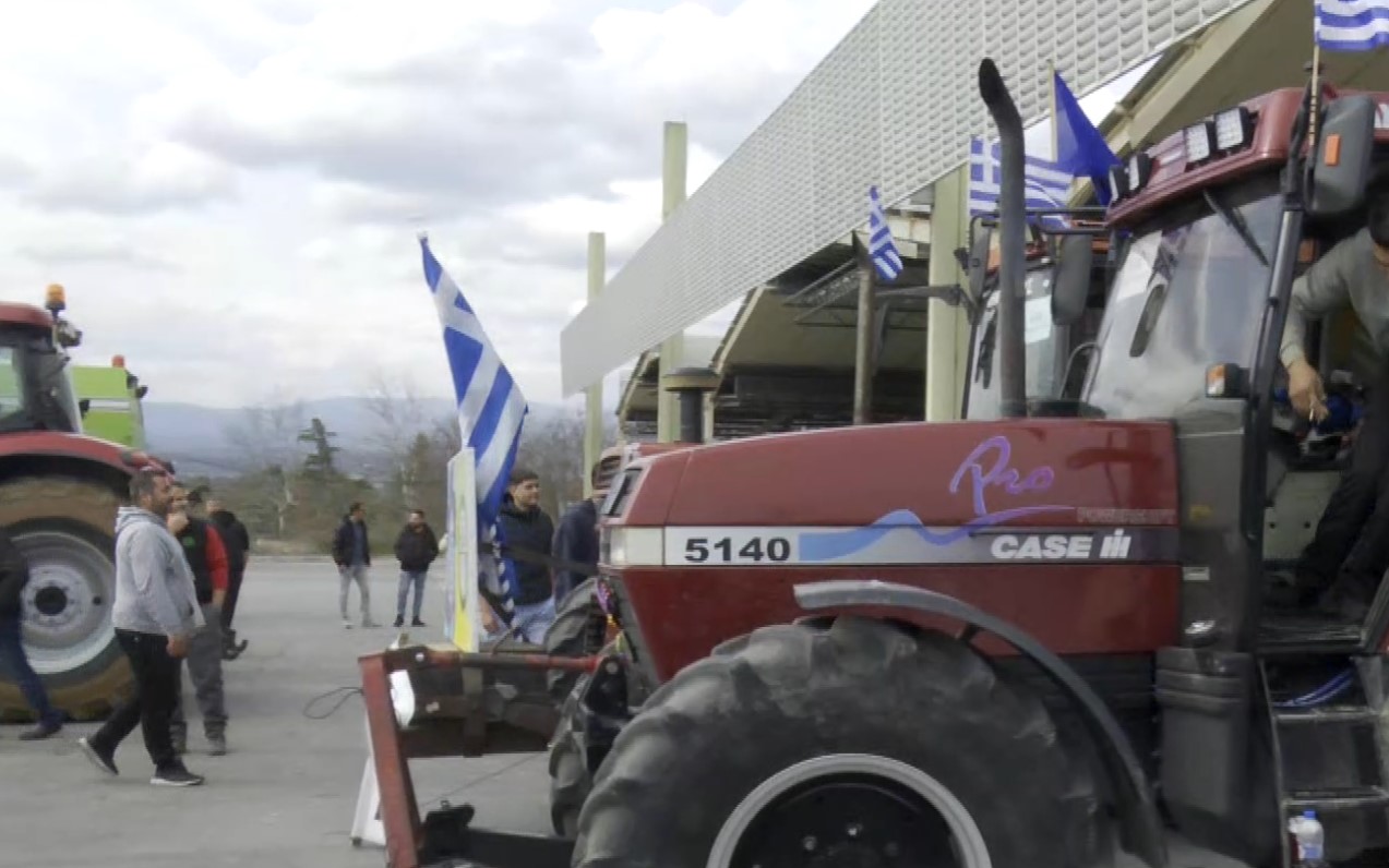 Αλλάζουν μορφή στις κινητοποιήσεις τους οι αγρότες – Κλείνουν τελωνεία, λιμάνια και δημόσιες υπηρεσίες