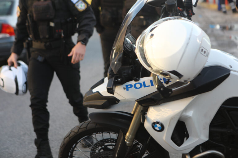 Θεσσαλονίκη: Τροχαίο ατύχημα με δύο αστυνομικούς τραυματίες