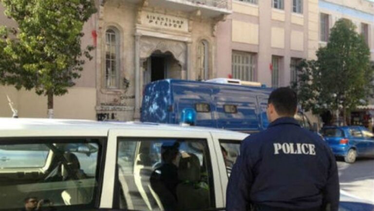 Ηράκλειο: Αρνείται τις κατηγορίες ο αξιωματικός του Λιμενικού που συνελήφθη για δωροληψία – Τι θα υποστηρίξει στην απολογία του