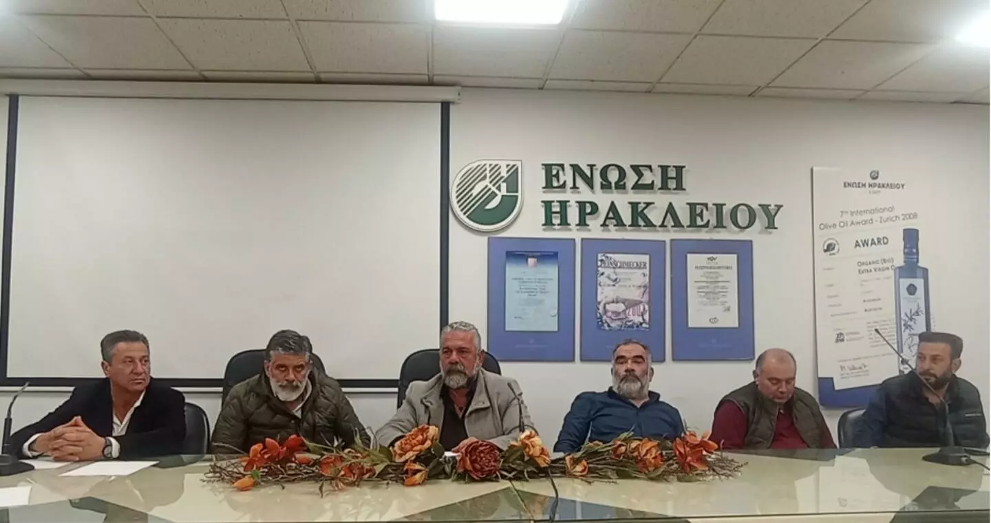 Ηράκλειο: Συνάντηση αγροτοσυνδικαλιστών με τον Λ. Αυγενάκη για τα προβλήματα του κλάδου