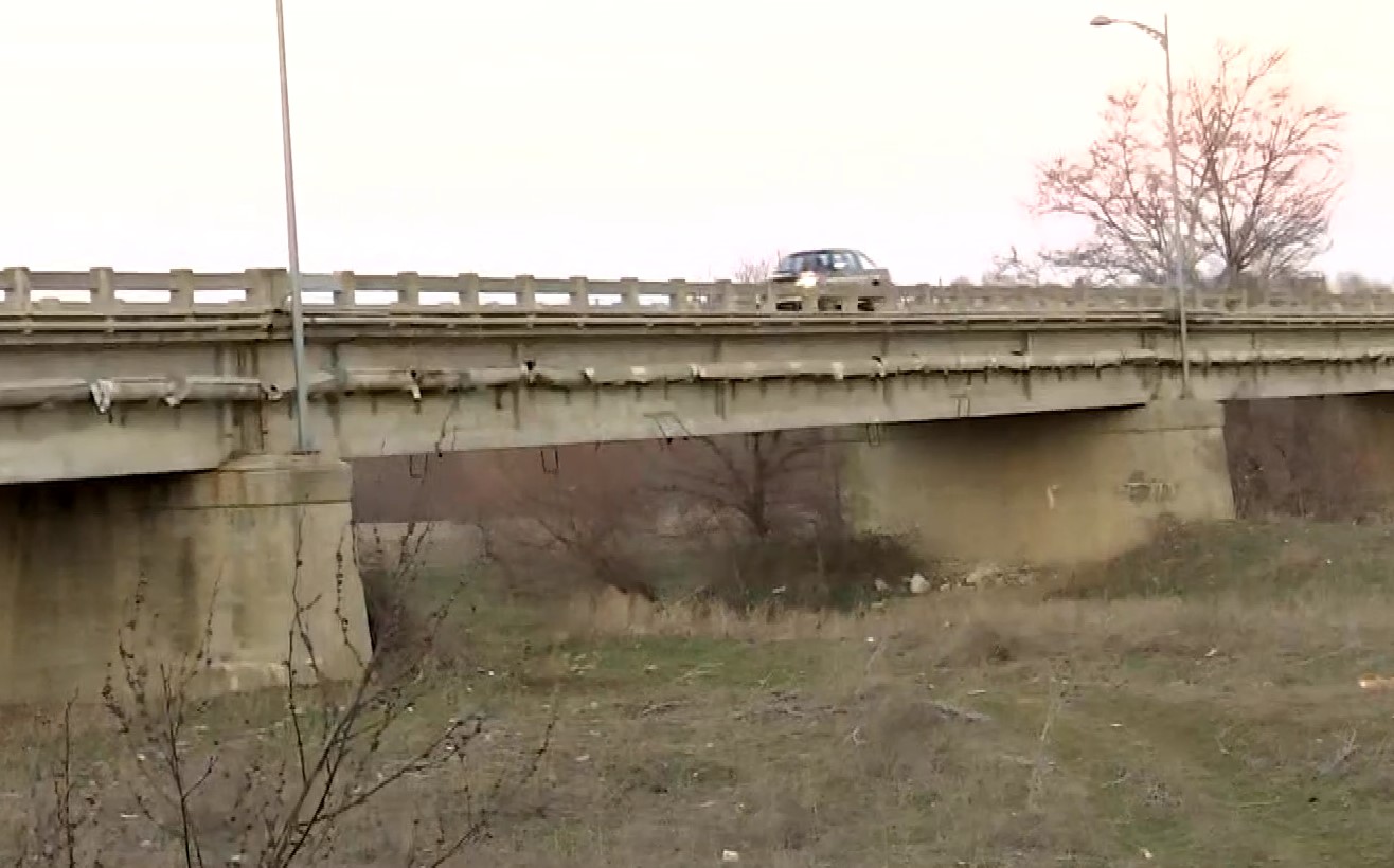 Έντονη ανησυχία για τη γέφυρα Πολυκάστρου-Αξιούπολης που μετρά 70 χρόνια ζωής