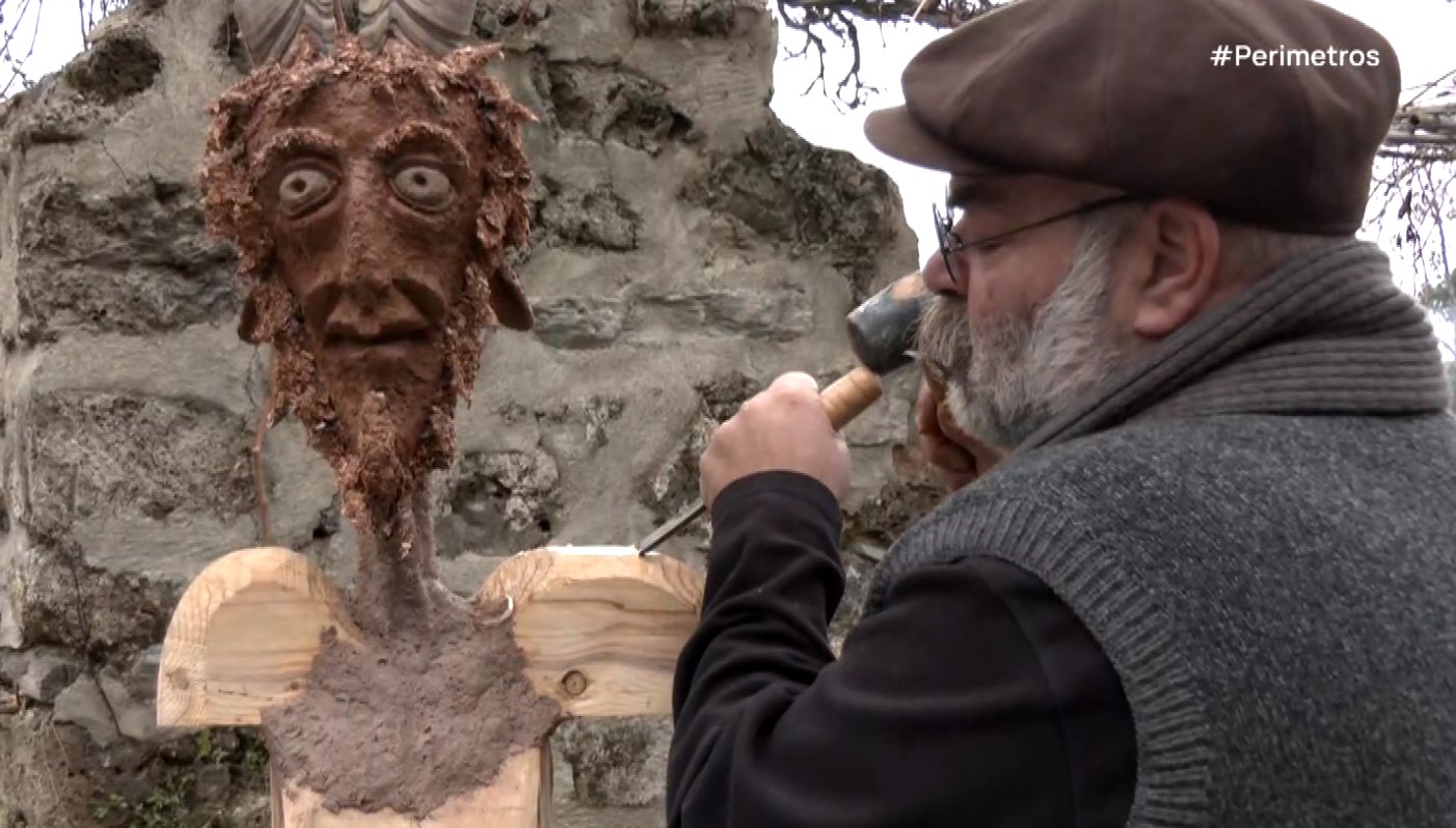 Σταύρος Γκέσκος: Ο καλλιτέχνης που «κεντάει» ξύλα