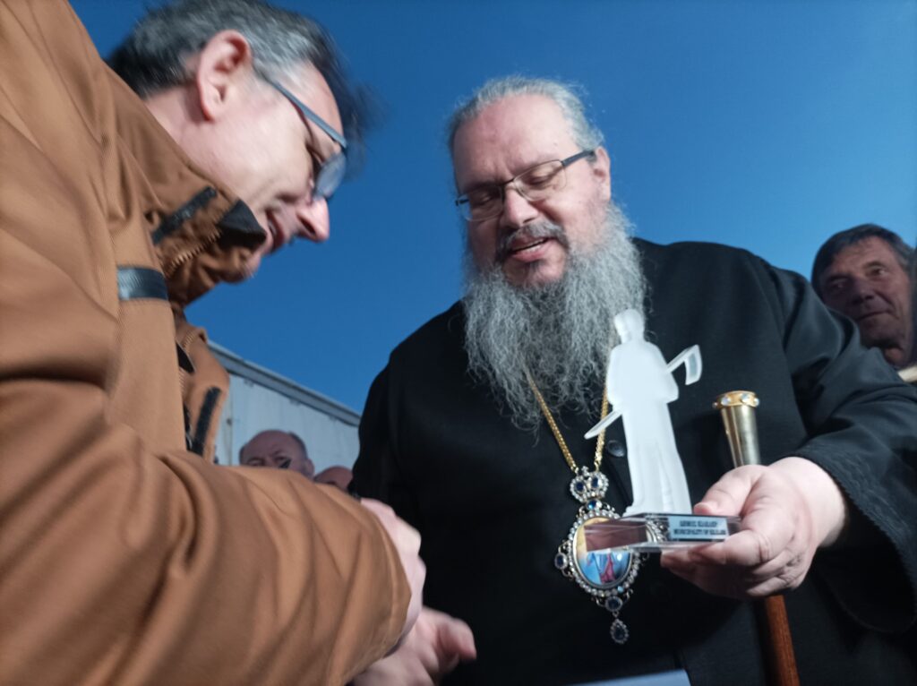 Στο μπλόκο Πλατυκάμπου ο Μητροπολίτης Λαρίσης: “Φέτος οι αγρότες έχουν μόνο δίκιο”