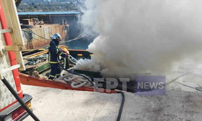 Φωτιά σε αμπάρι ρυμουλκού στην Κυπαρισσία – Άμεση επέμβαση της Πυροσβεστικής